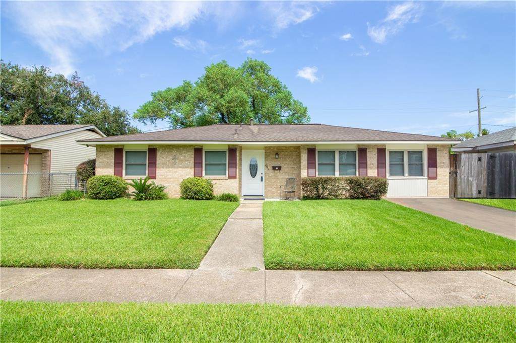 305 Greenwood Drive - Photo 1
