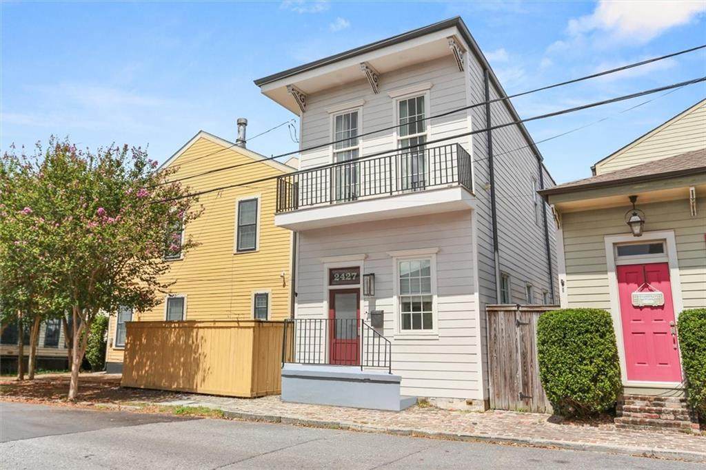 2427 Laurel Street - Photo 1