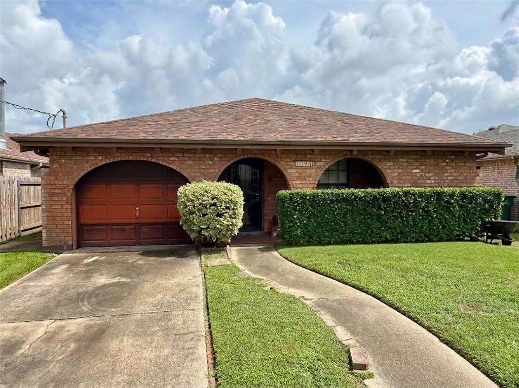 1701 Highland Avenue - Photo 1