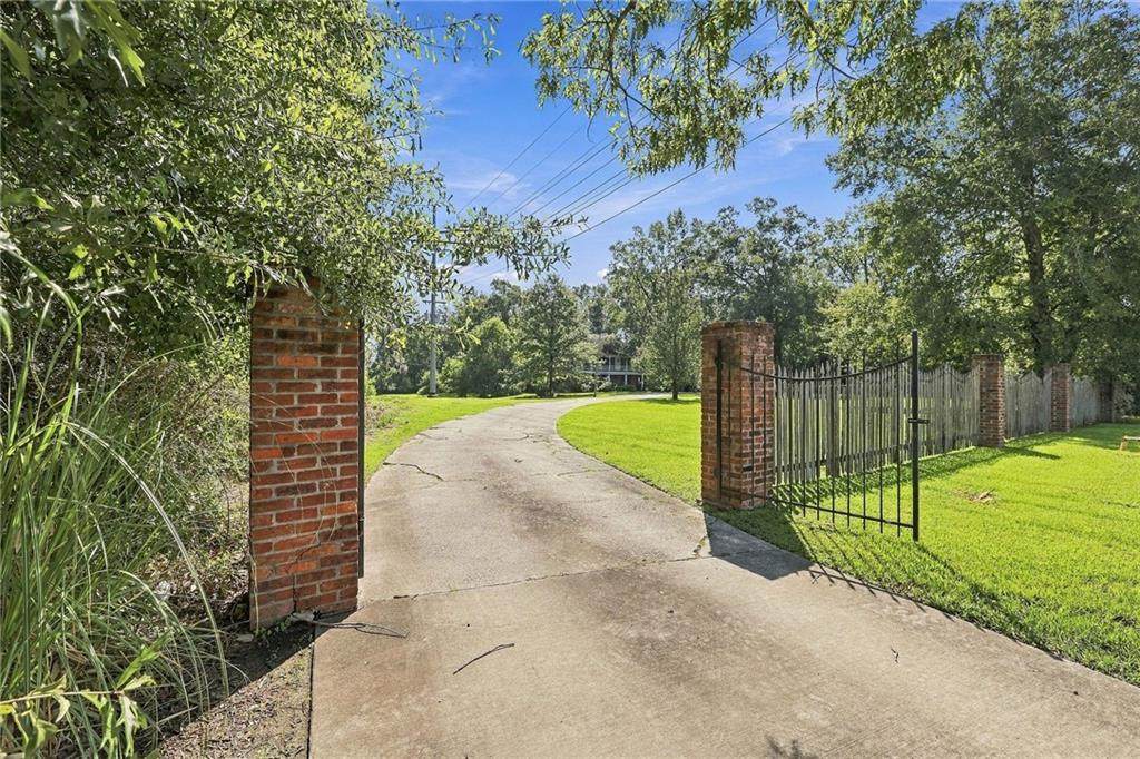https://bt-photos.global.ssl.fastly.net/neworleans/orig_boomver_1_2577625-2.jpg
