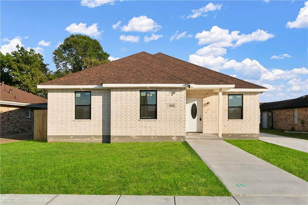 2905 Lakewood Drive - Photo 1