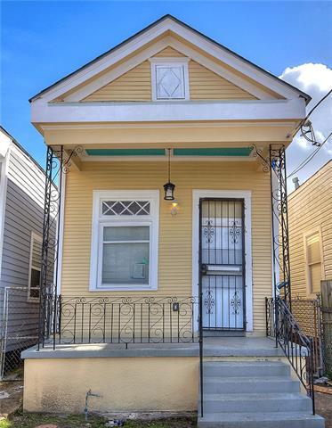 2733 Amelia Street - Photo 1