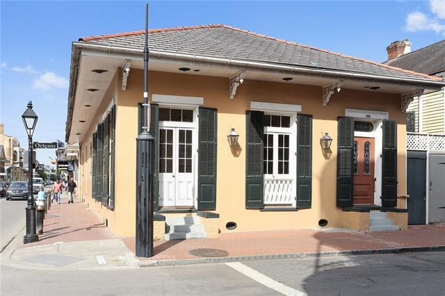 839 Orleans Avenue - Photo 1