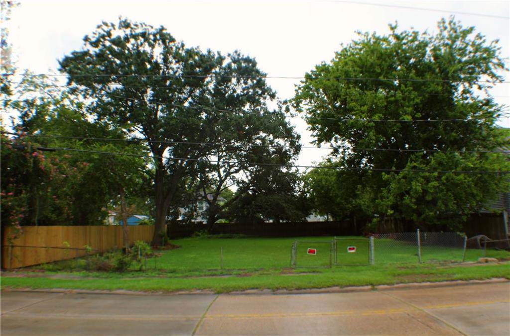 515 Deckbar Avenue - Photo 1