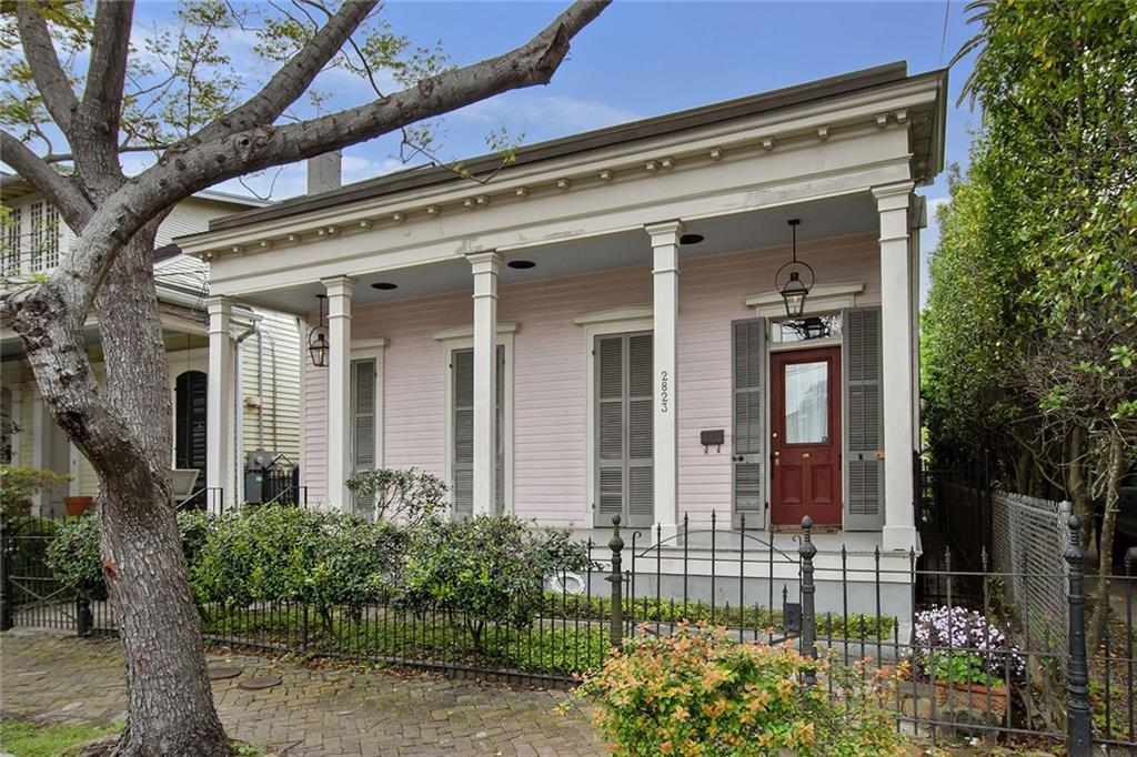 2823 Chestnut Street - Photo 1
