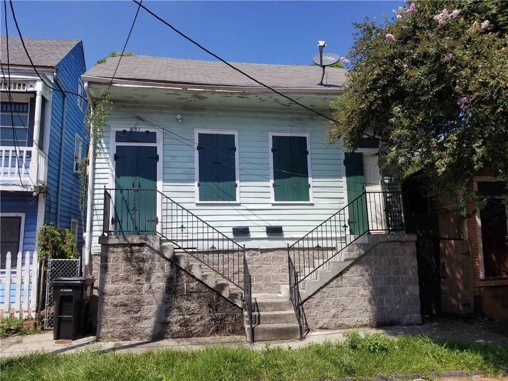931 Prieur Street - Photo 1