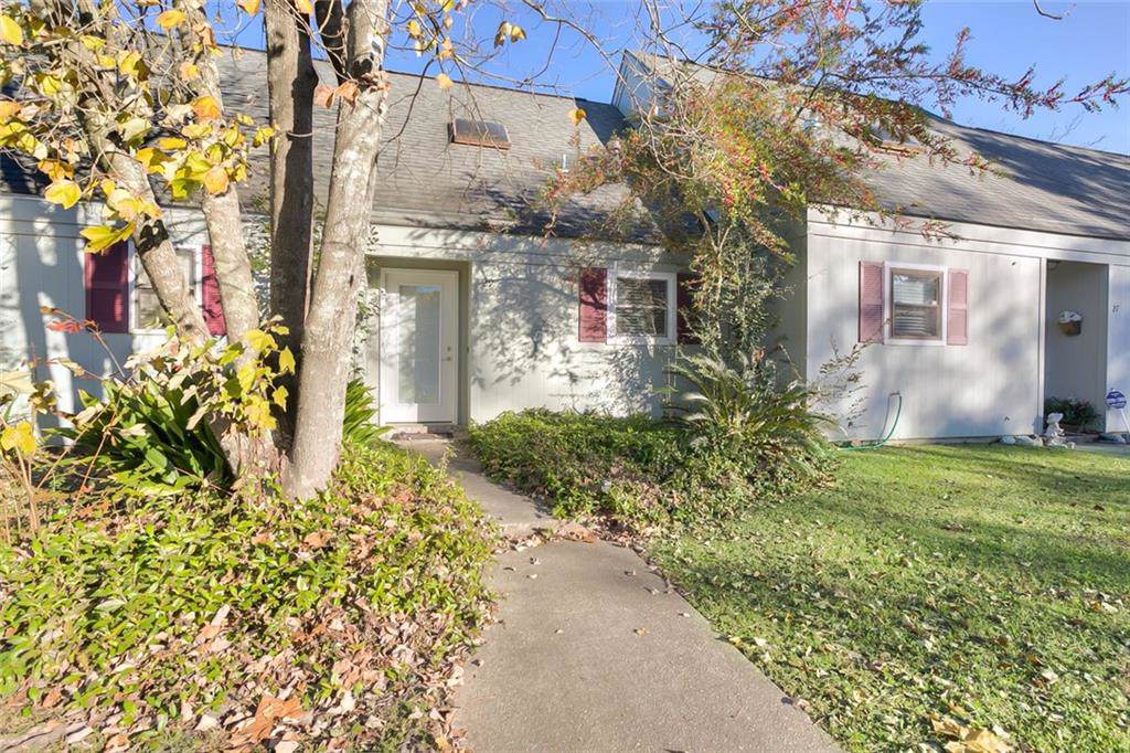 29 Hollycrest Boulevard - Photo 1