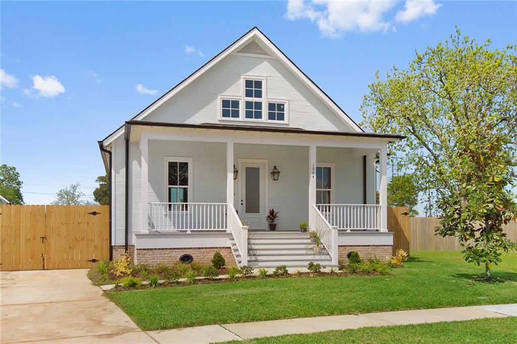 1944 Rose Street - Photo 1