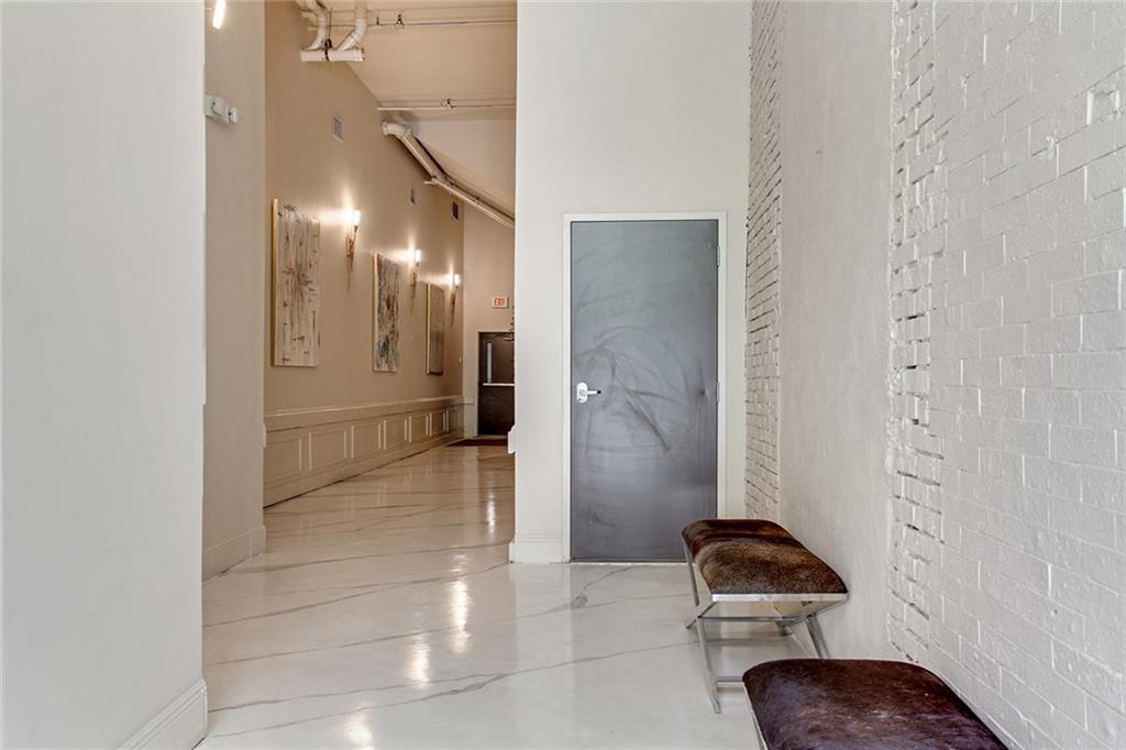 528 Baronne Street - Photo 1
