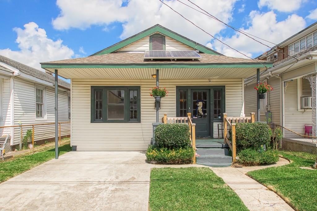 528 Avenue B - Photo 1