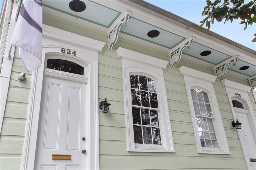 826 Spain Street - Photo 1
