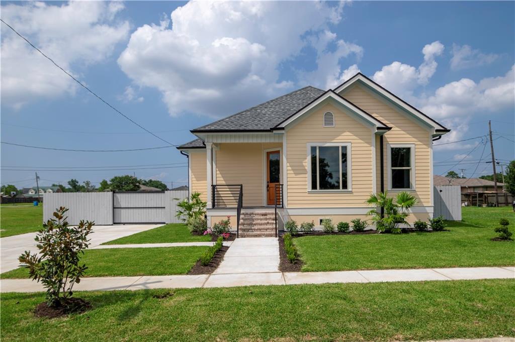 405 Chinchilla Drive - Photo 1