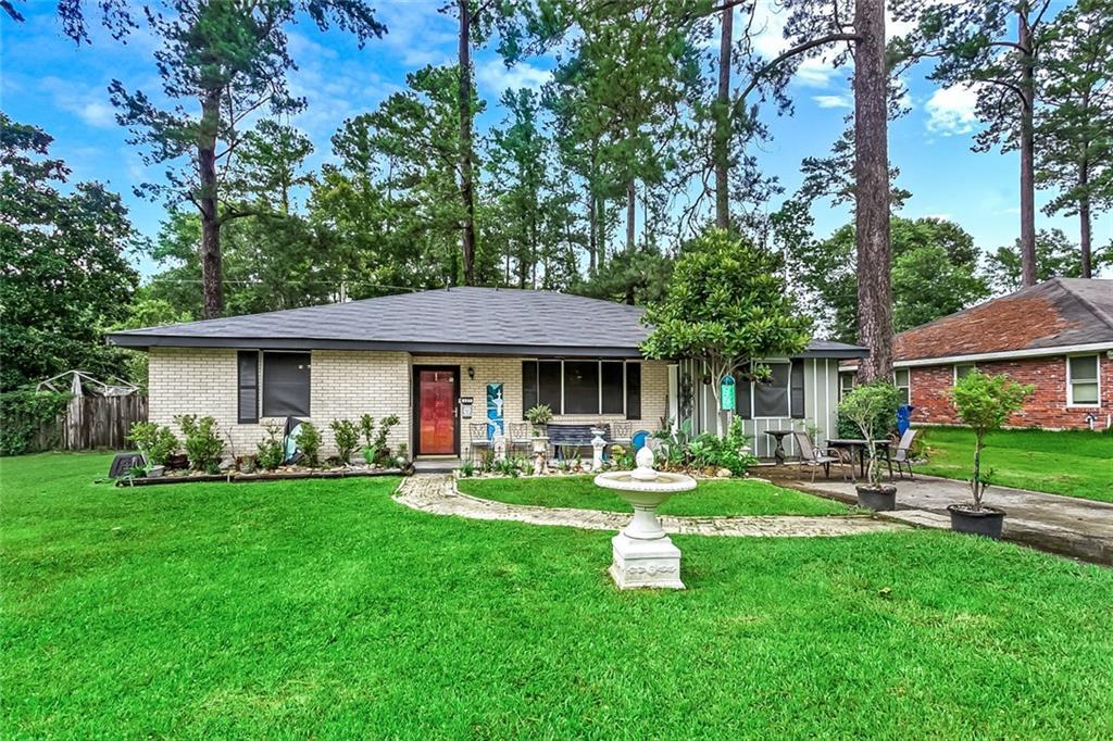 327 Robinhood Road - Photo 1