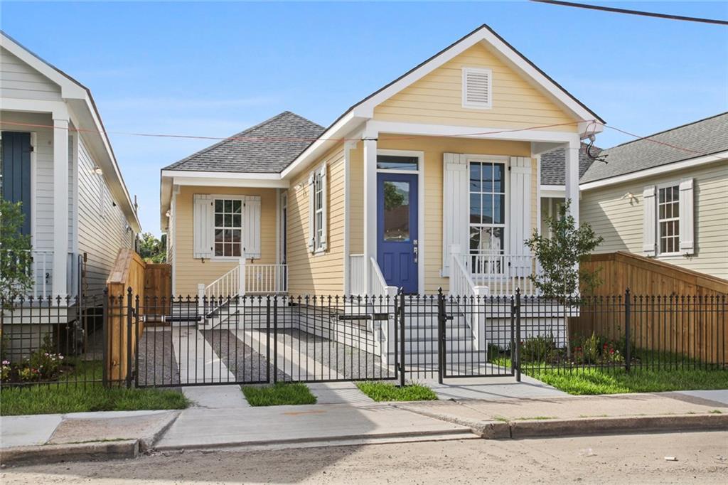 1718 Leonidas Street - Photo 1
