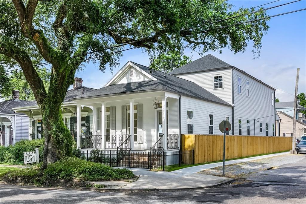 601 Napoleon Avenue - Photo 1