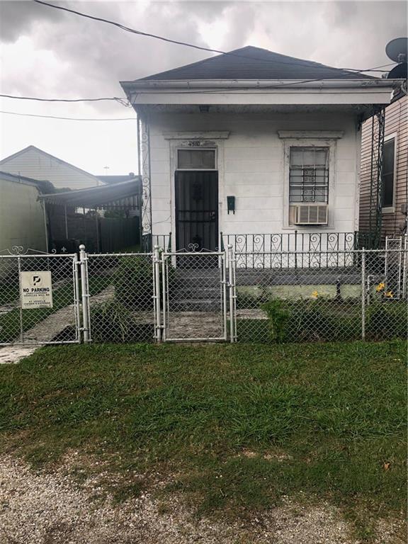 4510 Annunciation Street - Photo 1