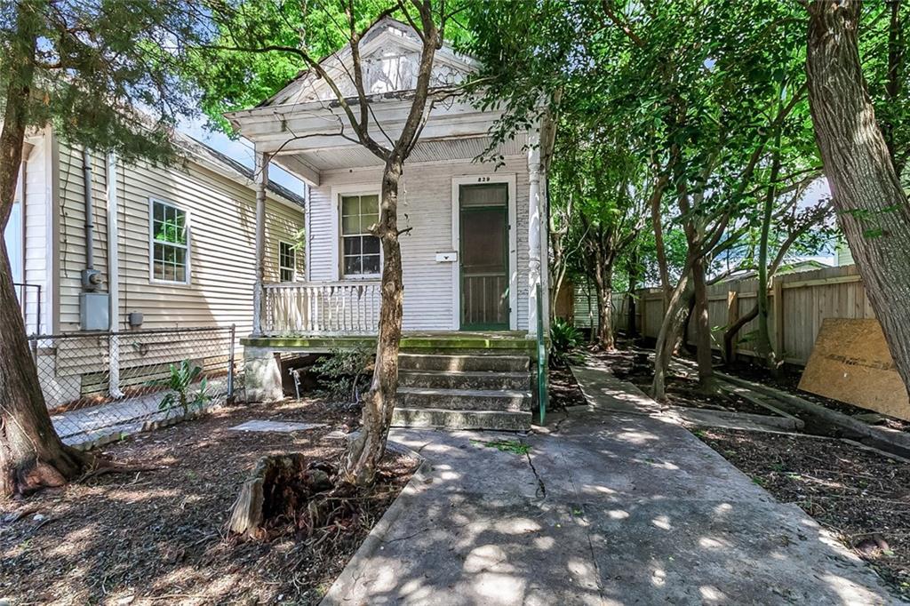 829 Salcedo Street - Photo 1