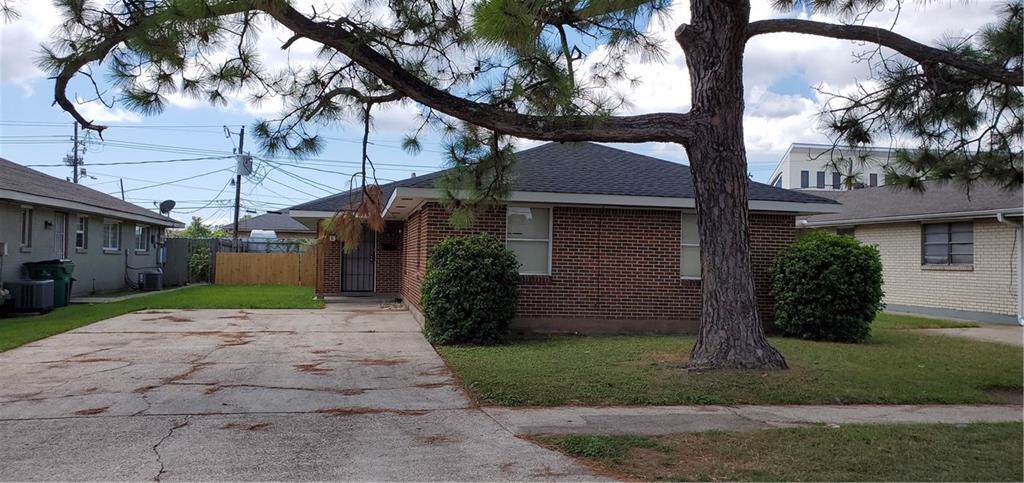 1916 Charleston Drive - Photo 1