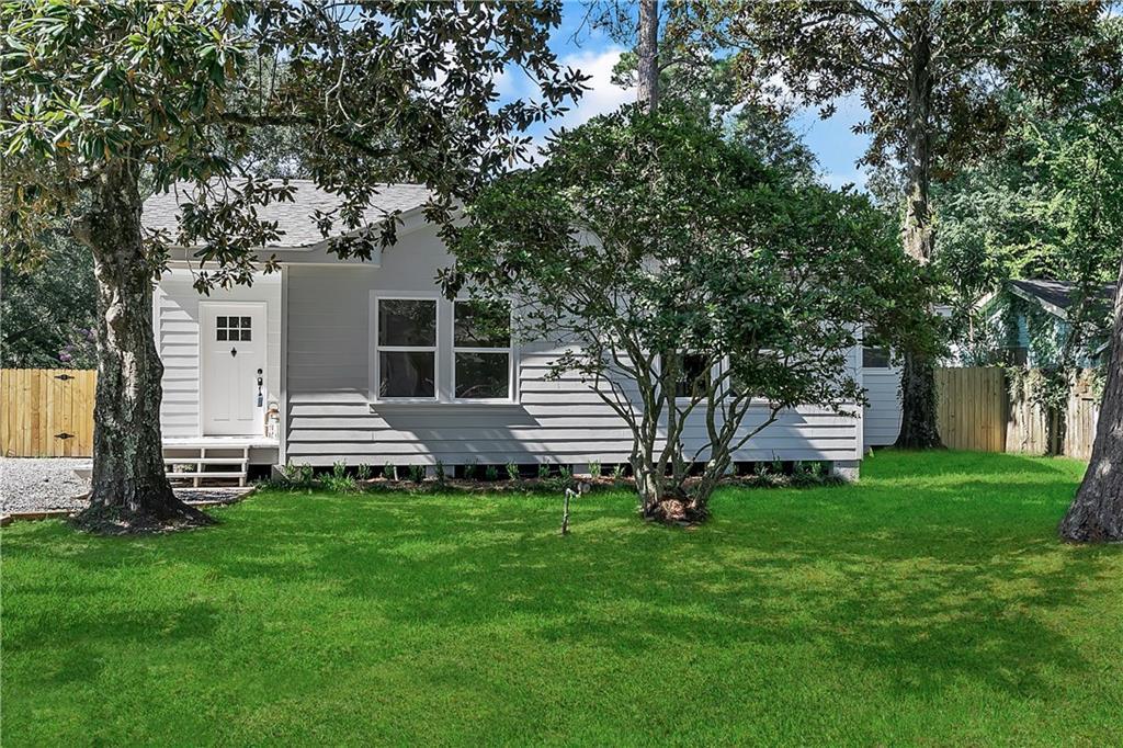 1822 Montgomery Street - Photo 1