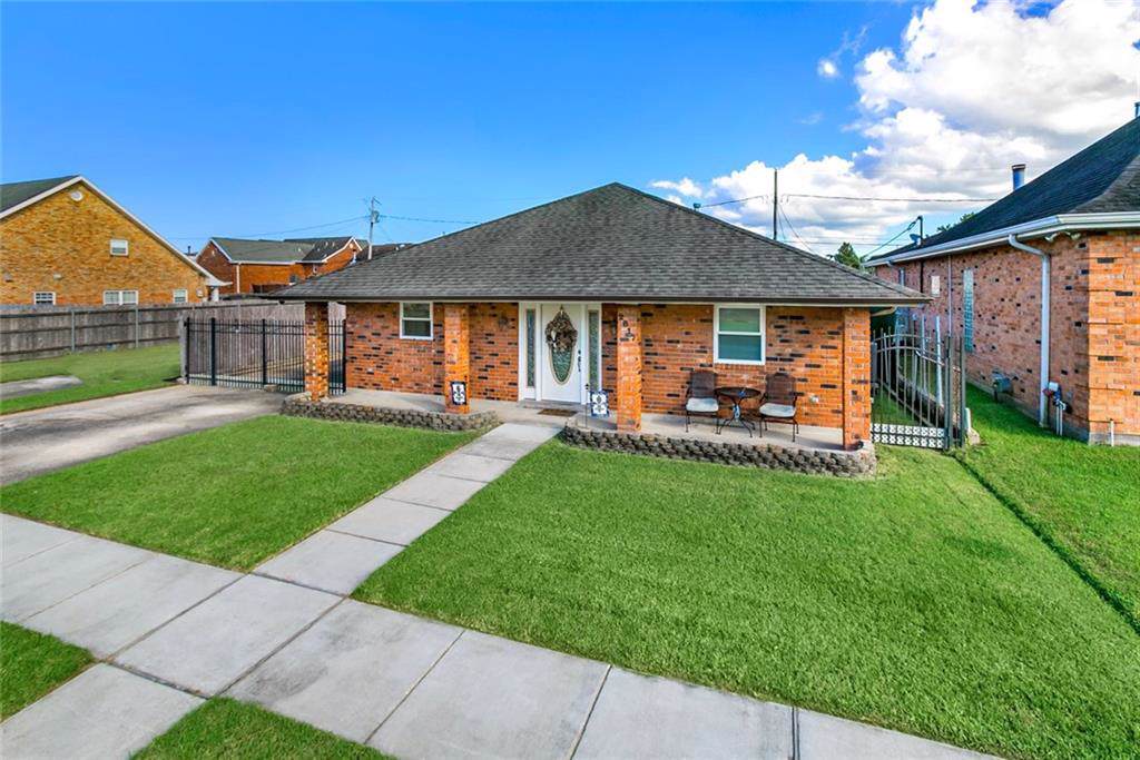 2817 Debouchel Boulevard - Photo 1