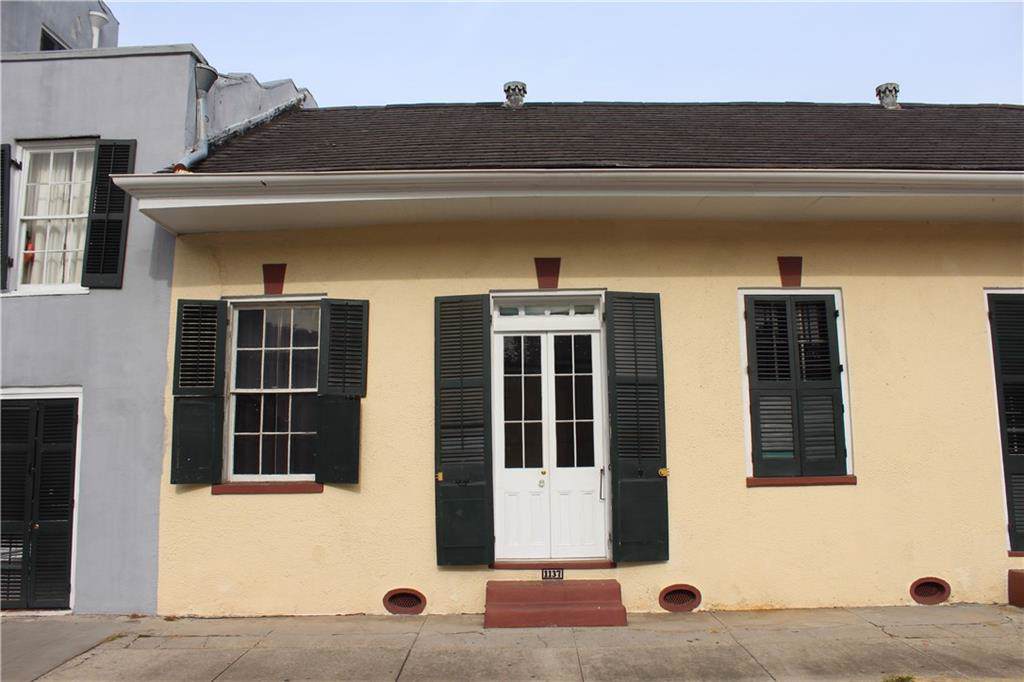 1137 Burgundy Street - Photo 1