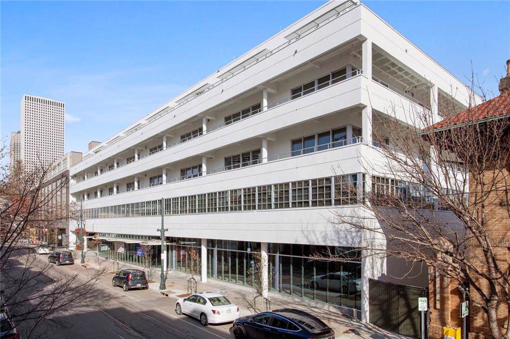 840 Carondelet Street - Photo 1