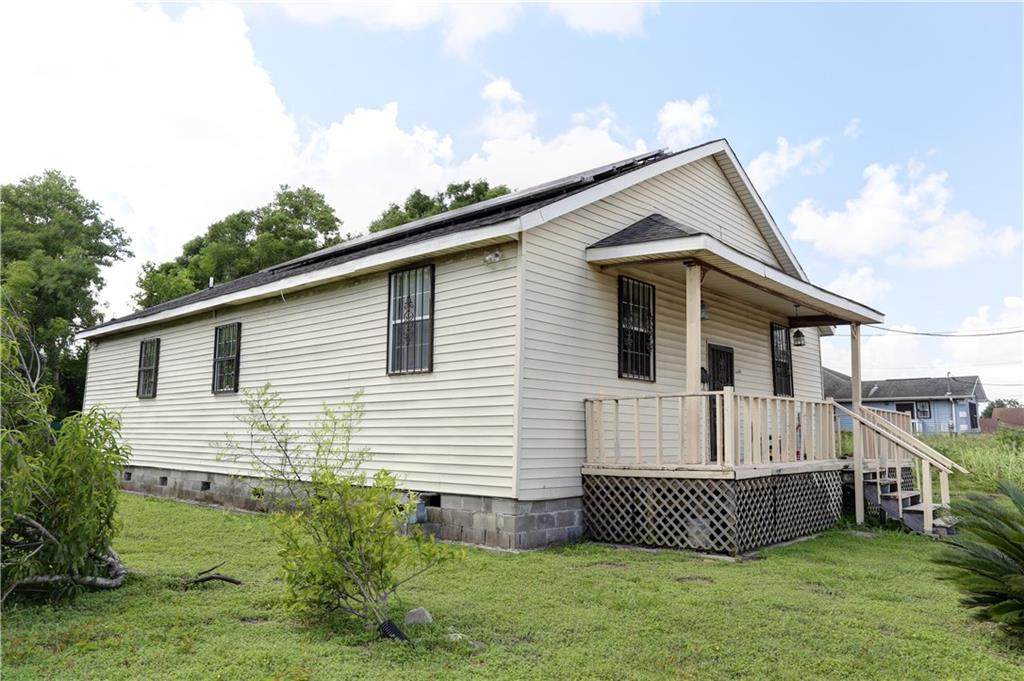 2314 St. Maurice Street - Photo 1