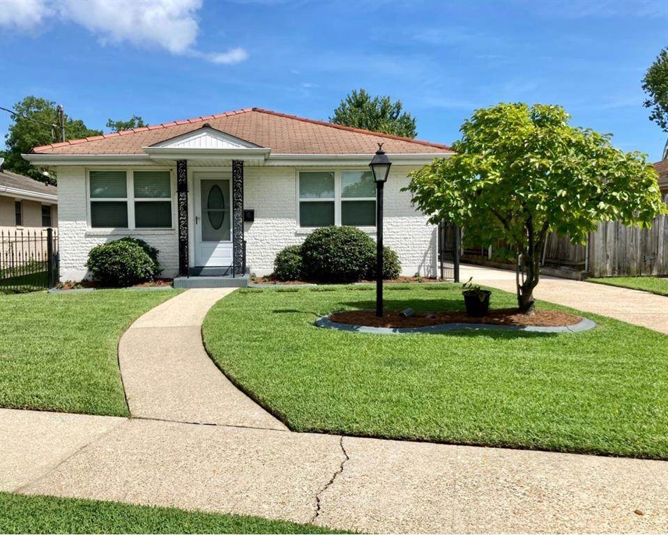 4613 Newlands Street - Photo 1
