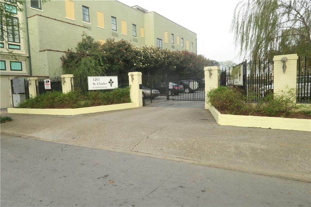 1205 St Charles Avenue - Photo 1