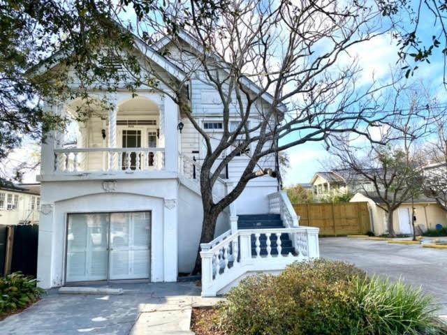 806 16 Adams Street - Photo 1