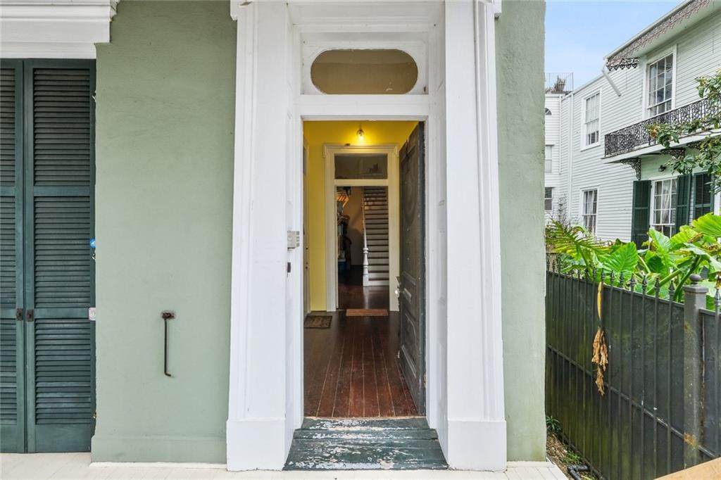 1252 Esplanade Avenue - Photo 1