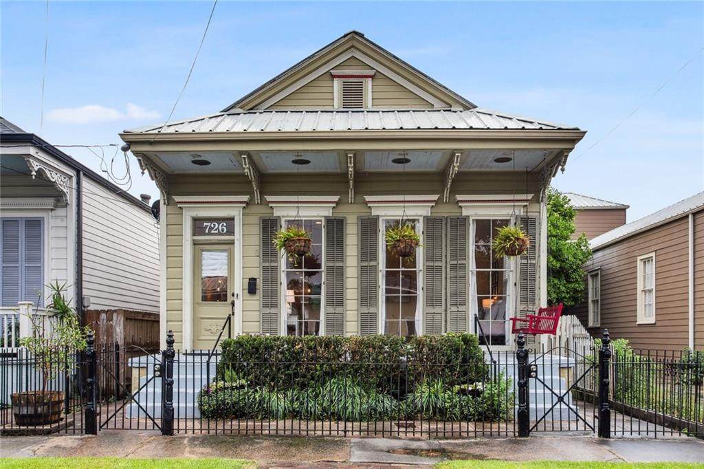 726 Aline Street - Photo 1