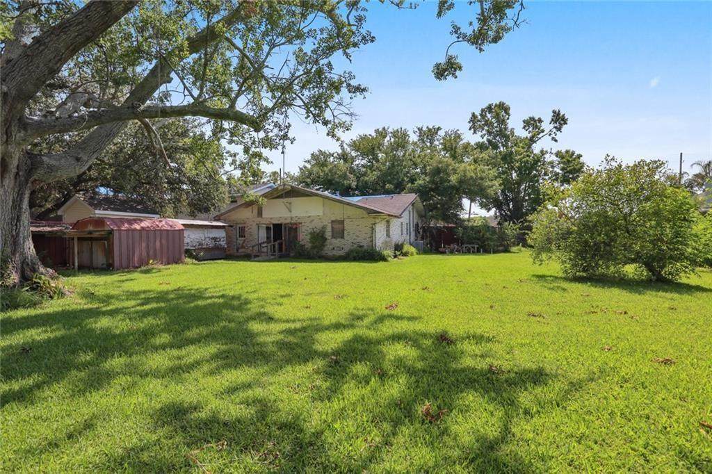 4700 Lakewood Drive - Photo 1