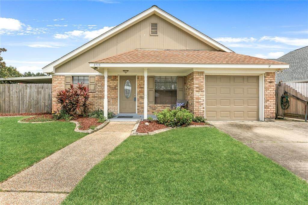 2716 Oak Forest Boulevard - Photo 1