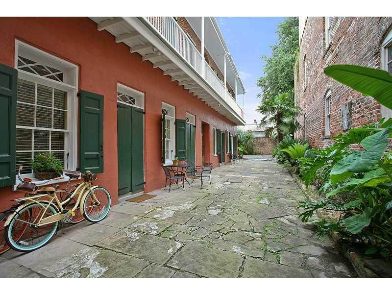 927 Toulouse Street - Photo 1
