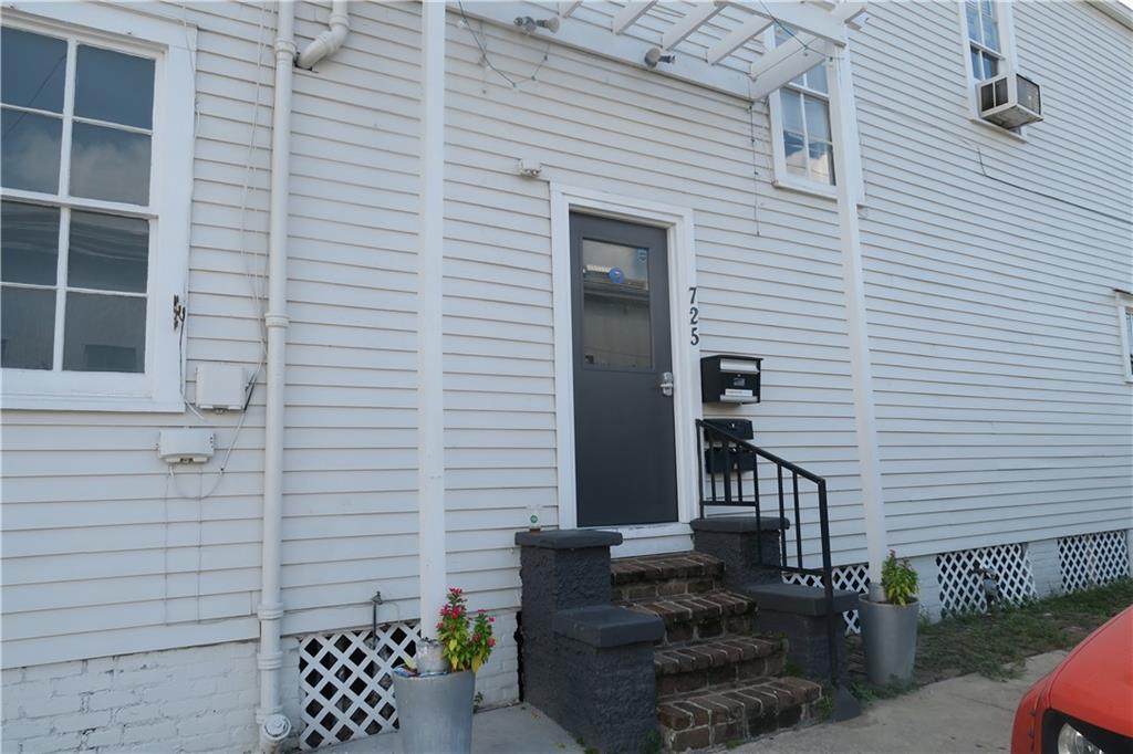 725 Joseph Street - Photo 1
