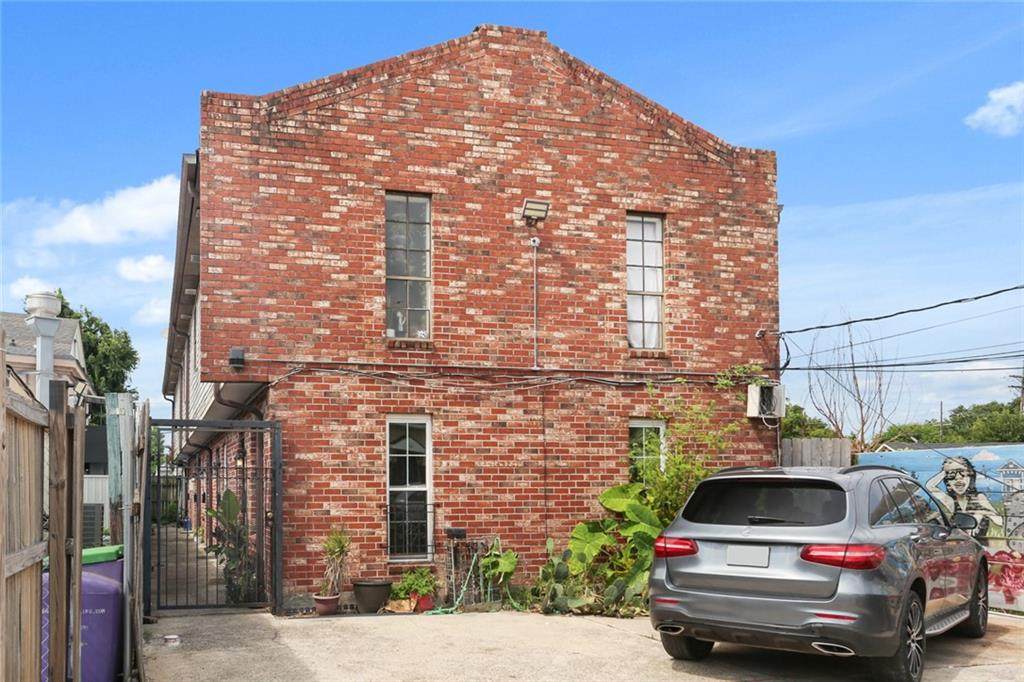 1609 Urquhart Street - Photo 1