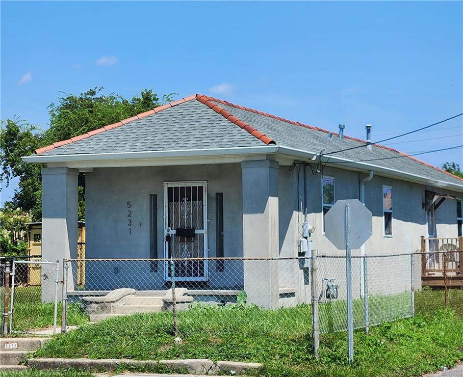 5231 Claiborne Avenue - Photo 1