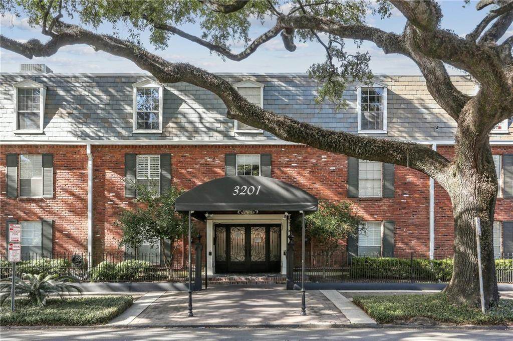 3201 St. Charles Avenue - Photo 1