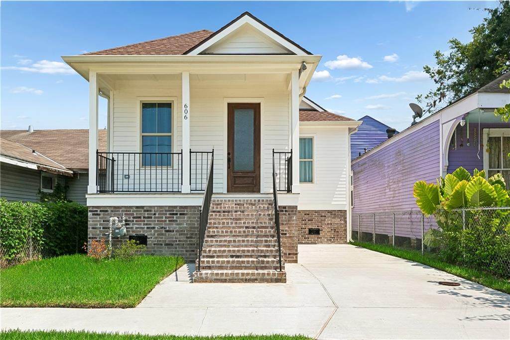 606 Whitney Avenue - Photo 1