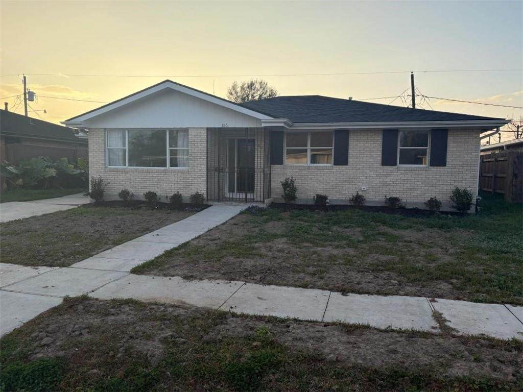 816 Andrews Avenue - Photo 1