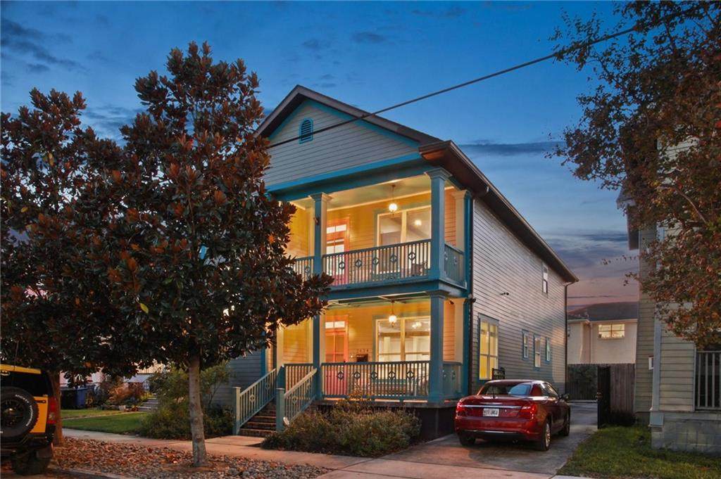 2634 Marengo Street - Photo 1