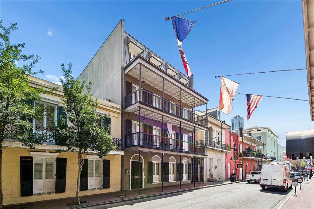 412 Dauphine Street - Photo 1
