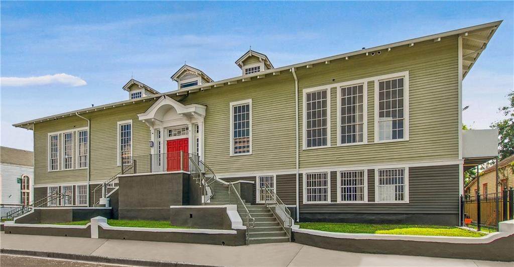 2135 Second Street - Photo 1