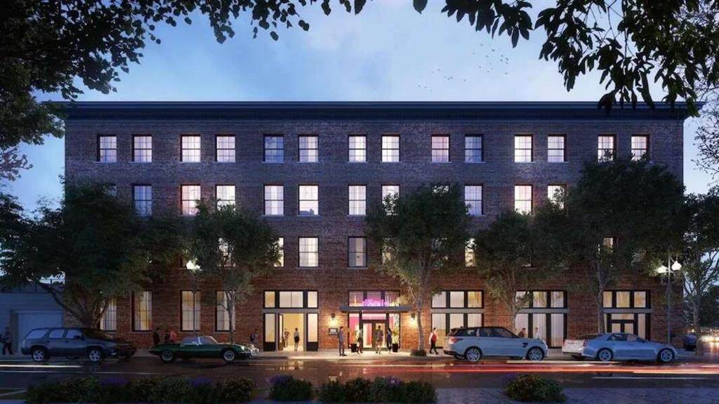 888 Baronne Street - Photo 1