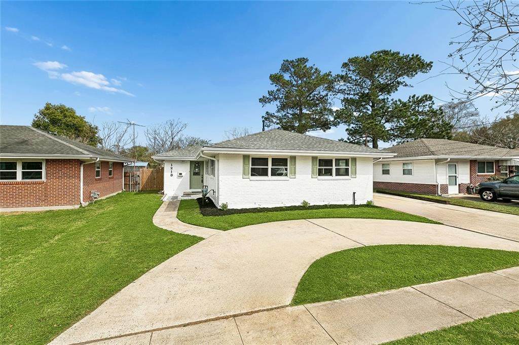 1213 Mason Smith Street - Photo 1