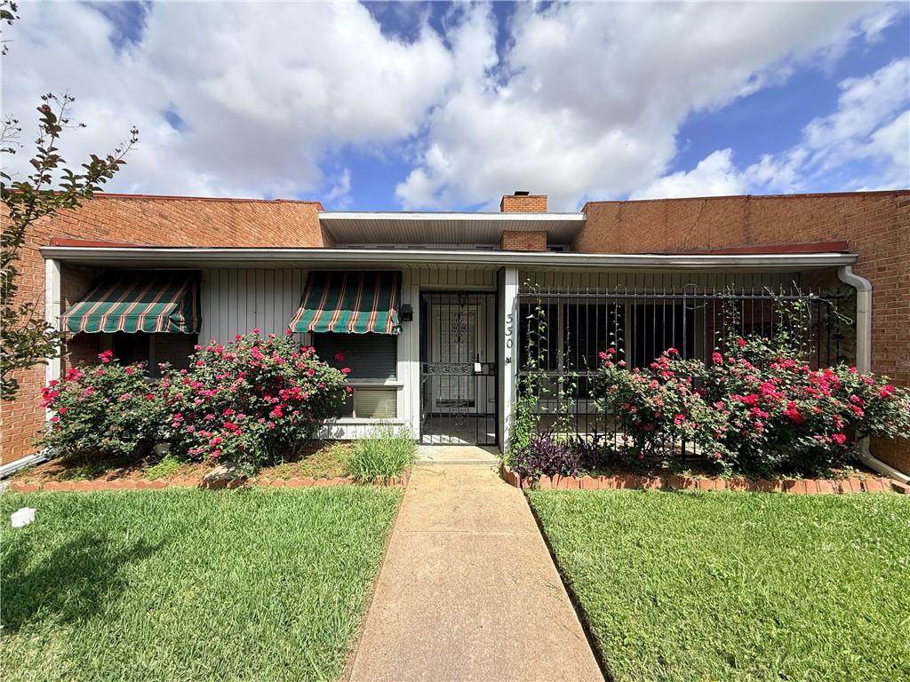 330 Windermere Boulevard - Photo 1