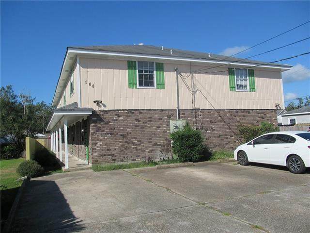 588 Oak Avenue - Photo 1