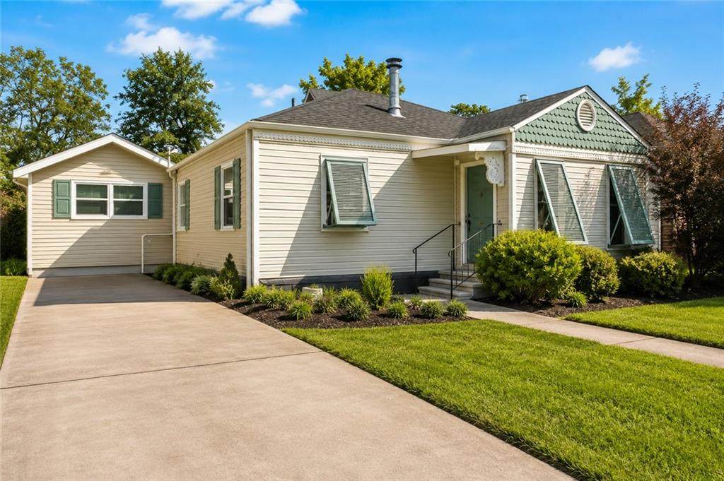 42 Davis Boulevard - Photo 1
