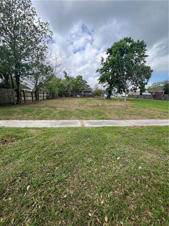 58 Claiborne Square - Photo 1